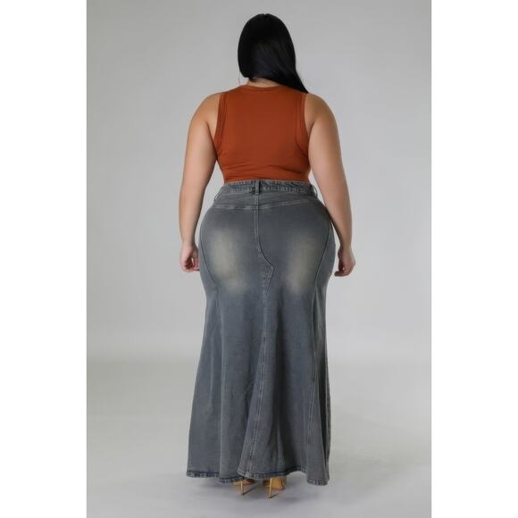 High-waisted Stretch Demin Skirt in Size 2XL - Picture 5 of 5